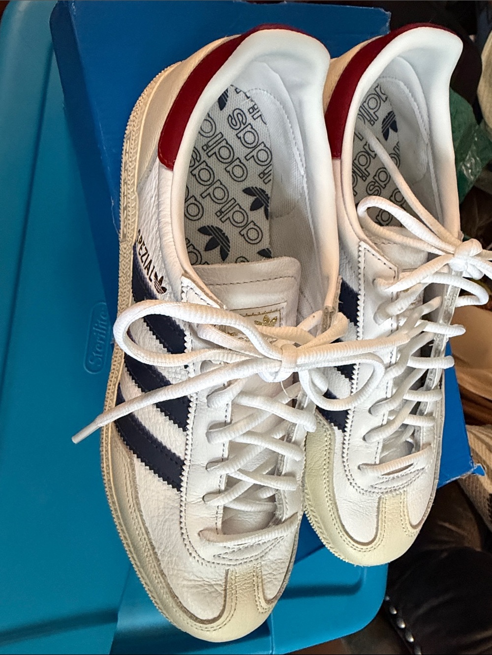 adidas White Navy and Red Classic Low-Top Sneakers, unisex, women’s 8 1/2